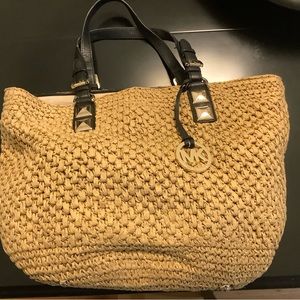 Michael Kors Hobo Straw bag wit black leather strap